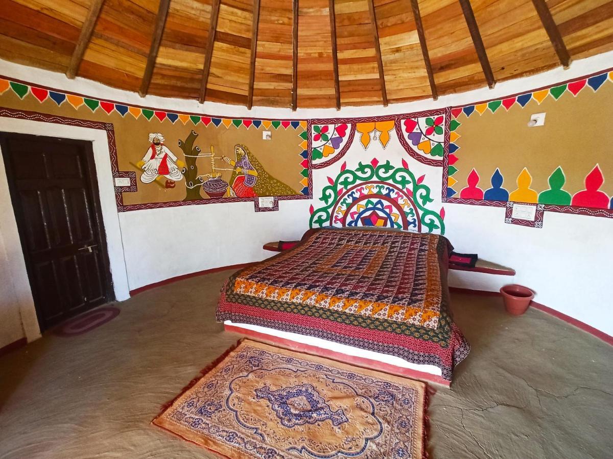 Banni Village Resort - Rann Of Kutch Bherandiāla المظهر الخارجي الصورة