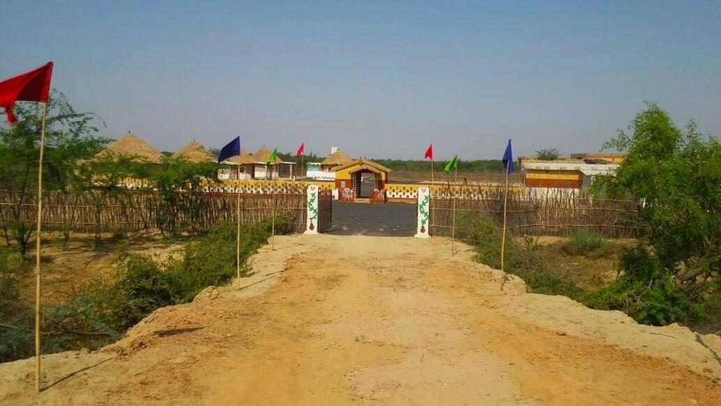 Banni Village Resort - Rann Of Kutch Bherandiāla المظهر الخارجي الصورة