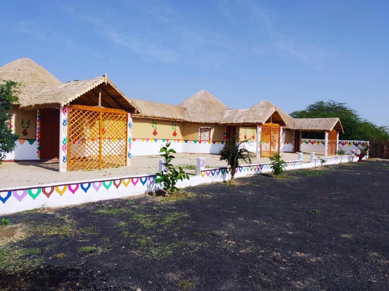 Banni Village Resort - Rann Of Kutch Bherandiāla المظهر الخارجي الصورة