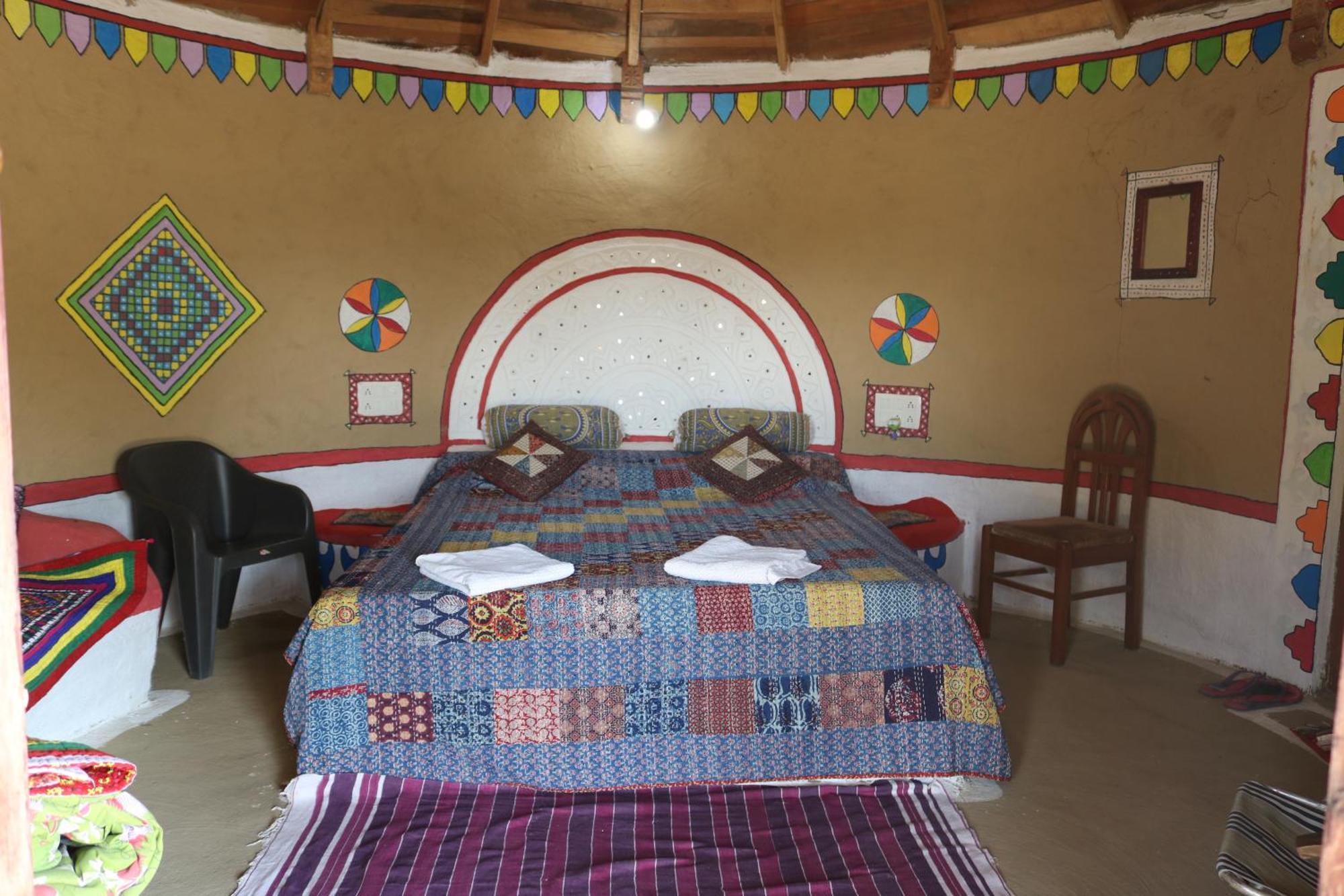 Banni Village Resort - Rann Of Kutch Bherandiāla المظهر الخارجي الصورة