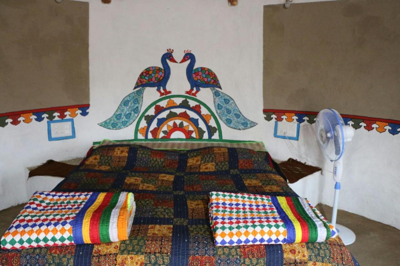 Banni Village Resort - Rann Of Kutch Bherandiāla المظهر الخارجي الصورة