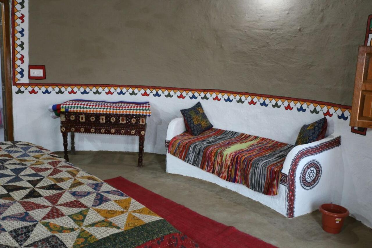 Banni Village Resort - Rann Of Kutch Bherandiāla المظهر الخارجي الصورة